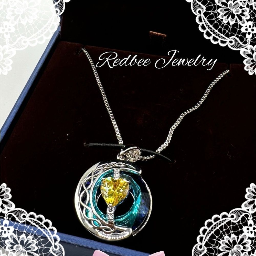 NIB, Redbee 18k GP, white gold over s925, Moon and yellow Heart necklace!